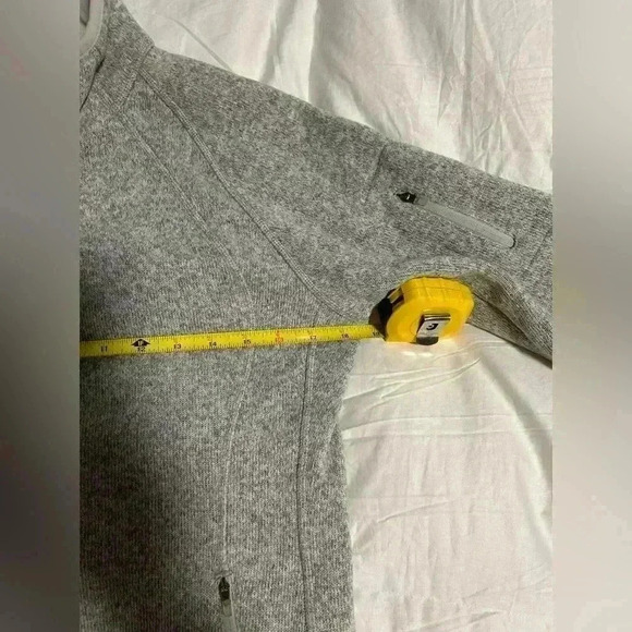 Eddie Bauer size M women’s heather grey fleece, 2 zip pockets - Picture 9 of 9